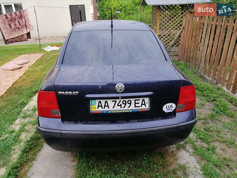Седан Volkswagen Passat 1999 в Киеве