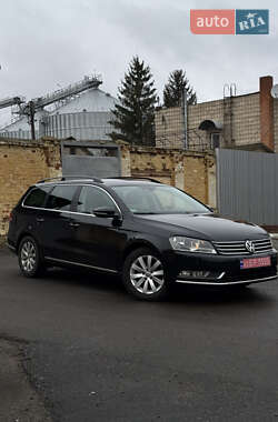 Універсал Volkswagen Passat 2012 в Конотопі