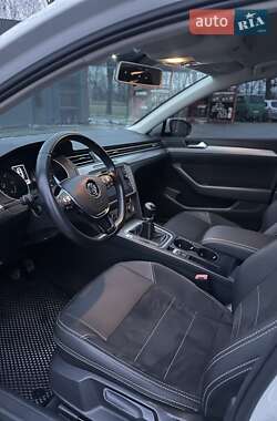 Седан Volkswagen Passat 2017 в 