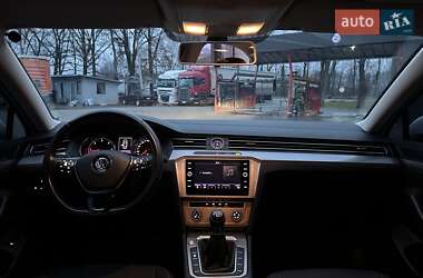 Седан Volkswagen Passat 2017 в 