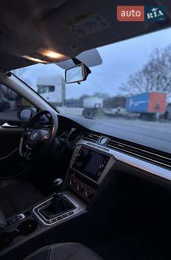 Седан Volkswagen Passat 2017 в 