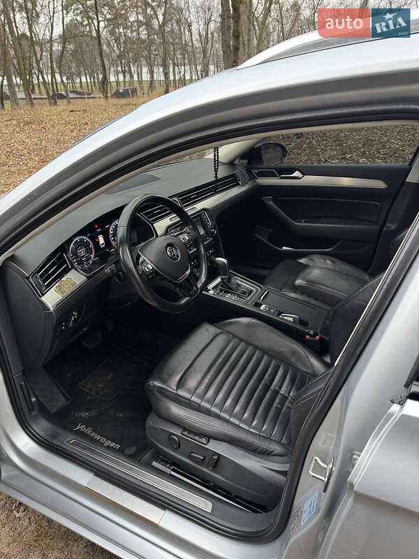 Універсал Volkswagen Passat 2015 в Києві