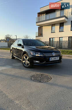 Седан Volkswagen Passat 2014 в Львові