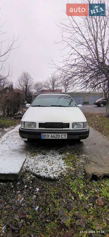 Седан Volkswagen Passat 1990 в Старокостянтинові