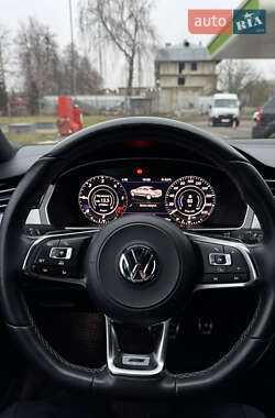 Седан Volkswagen Passat 2017 в 