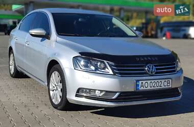 Седан Volkswagen Passat 2012 в Тячеве