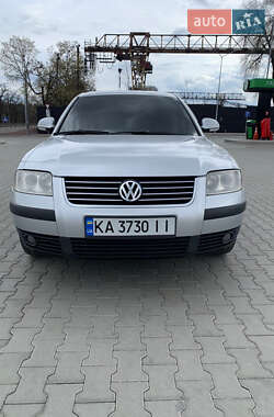 Седан Volkswagen Passat 2003 в Києві