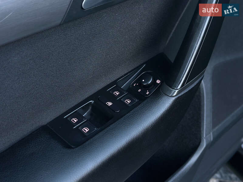 Универсал Volkswagen Passat 2014 в Староконстантинове