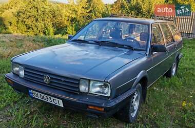 Универсал Volkswagen Passat 1988 в Изяславе