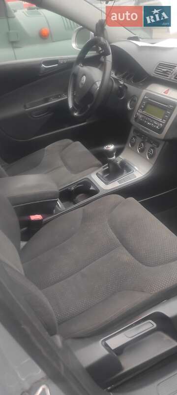 Седан Volkswagen Passat 2006 в Запоріжжі