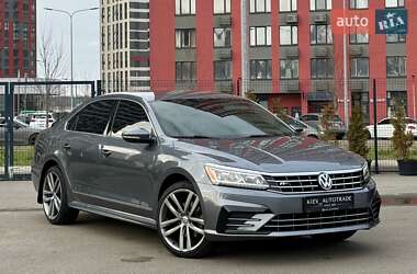 Седан Volkswagen Passat 2016 в Киеве