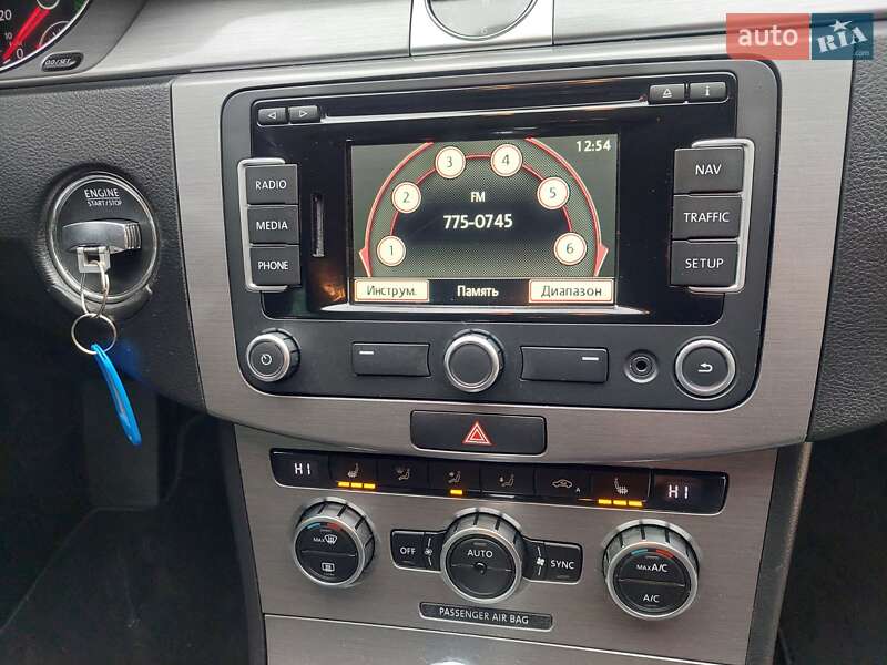 Универсал Volkswagen Passat 2015 в Одессе