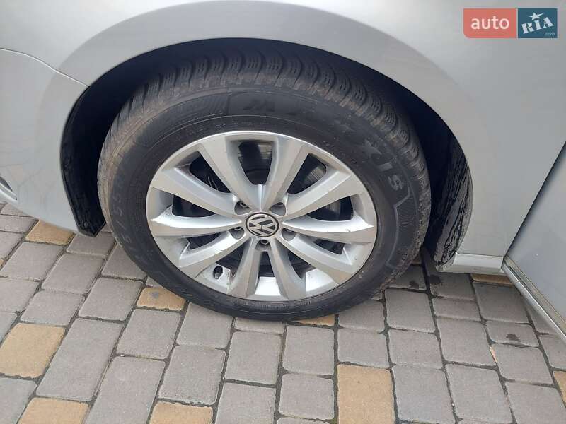 Универсал Volkswagen Passat 2015 в Одессе