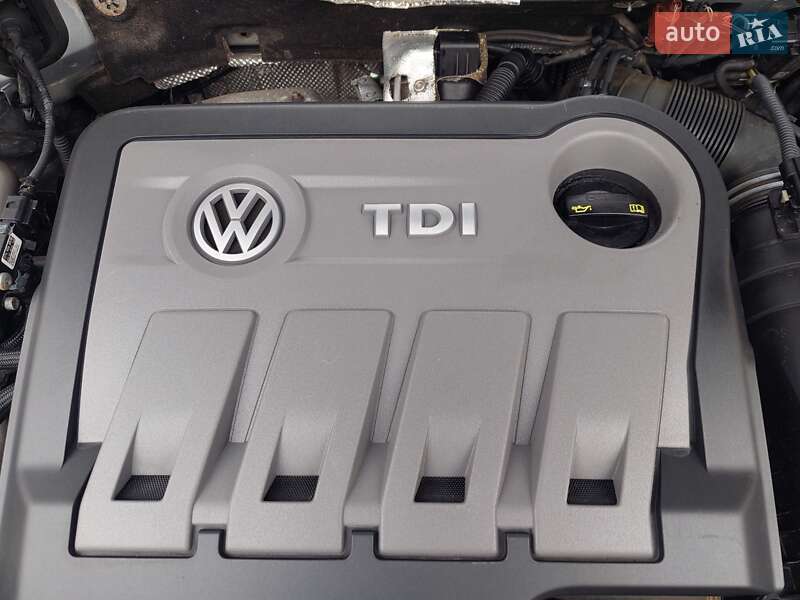 Универсал Volkswagen Passat 2015 в Одессе