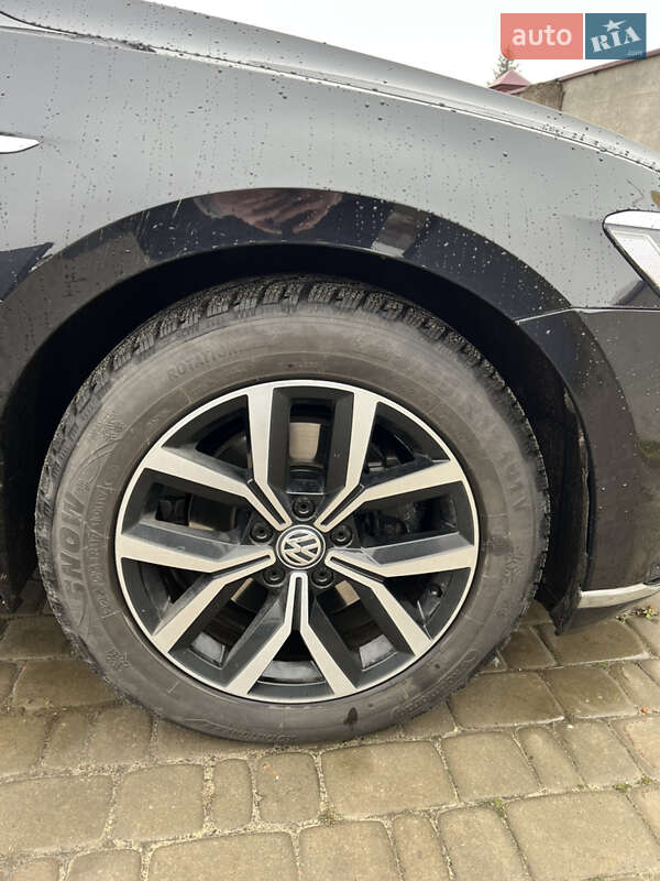 Універсал Volkswagen Passat 2016 в Старій Вижівці