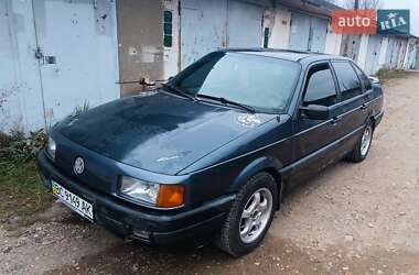 Седан Volkswagen Passat 1989 в Бориславі