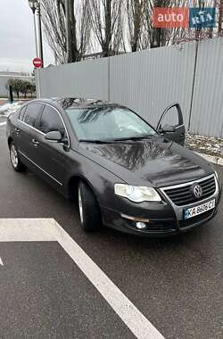 Седан Volkswagen Passat 2006 в Києві