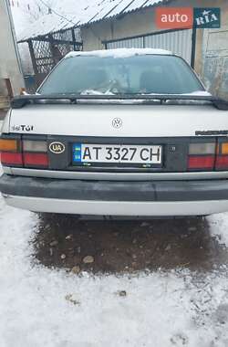 Седан Volkswagen Passat 1989 в Галичі