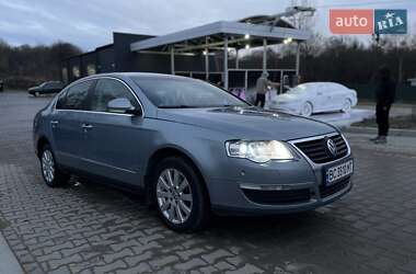 Седан Volkswagen Passat 2010 в Оброшином