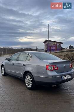 Седан Volkswagen Passat 2010 в Оброшином