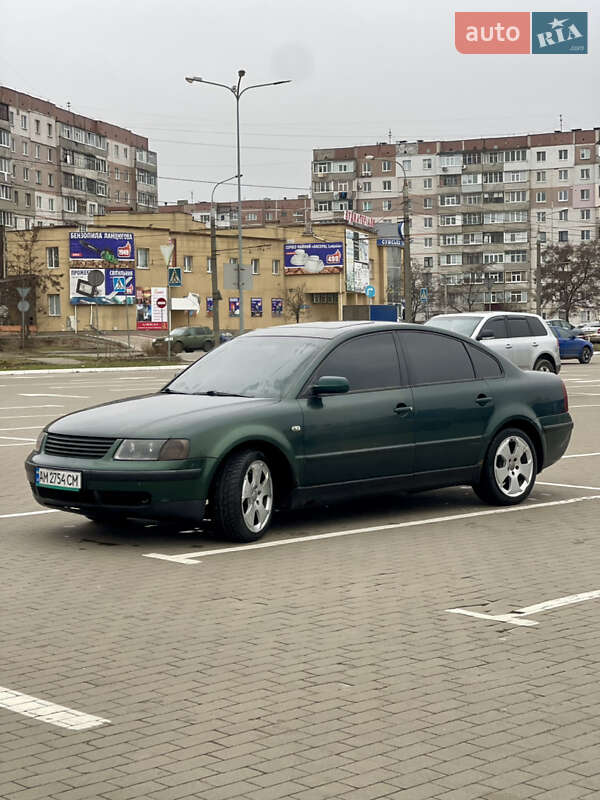 Седан Volkswagen Passat 1997 в Житомире