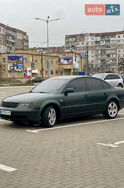 Седан Volkswagen Passat 1997 в Житомире