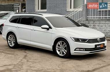 Універсал Volkswagen Passat 2015 в Харкові