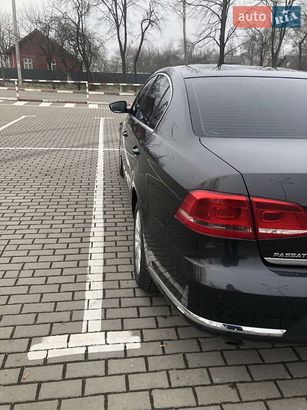 Седан Volkswagen Passat 2010 в Коломые