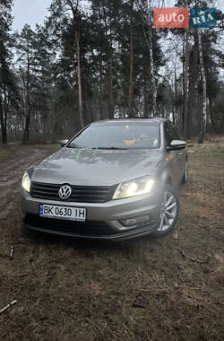 Volkswagen Passat 2012