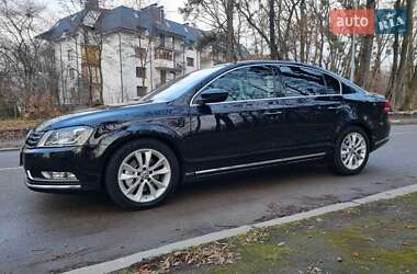 Седан Volkswagen Passat 2013 в Черновцах