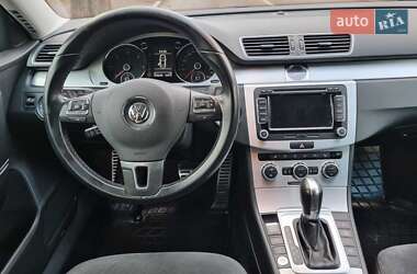 Седан Volkswagen Passat 2013 в Черновцах