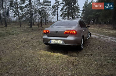 Седан Volkswagen Passat 2012 в Сарнах