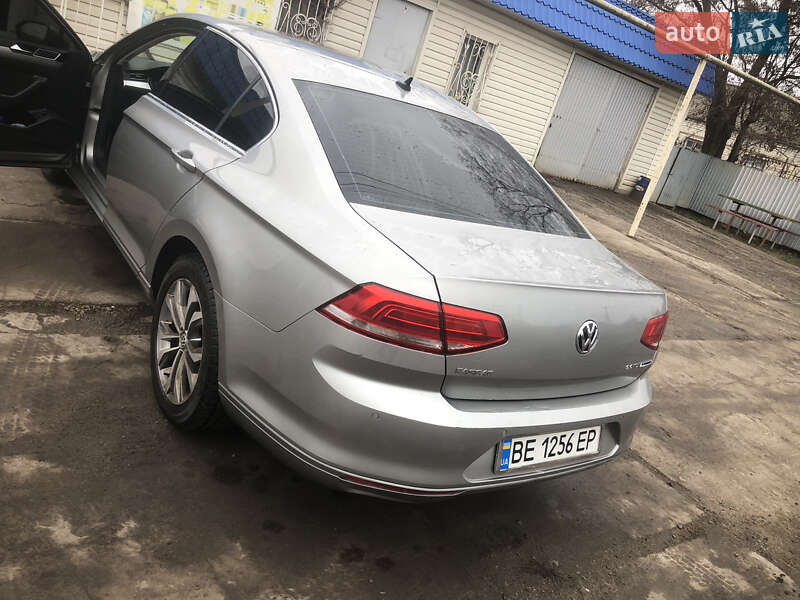 Седан Volkswagen Passat 2015 в Врадіївці
