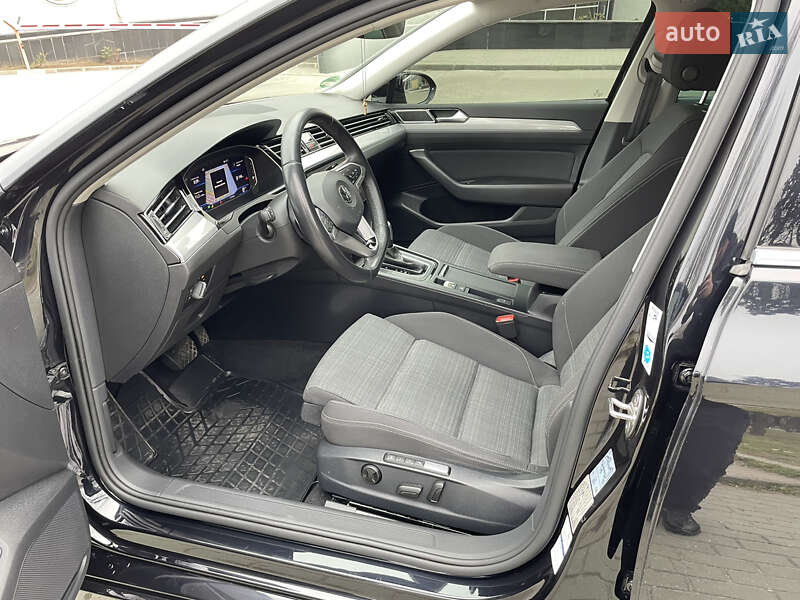 Универсал Volkswagen Passat 2019 в Запорожье