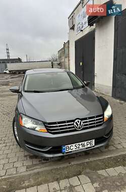 Седан Volkswagen Passat 2011 в Золочеве