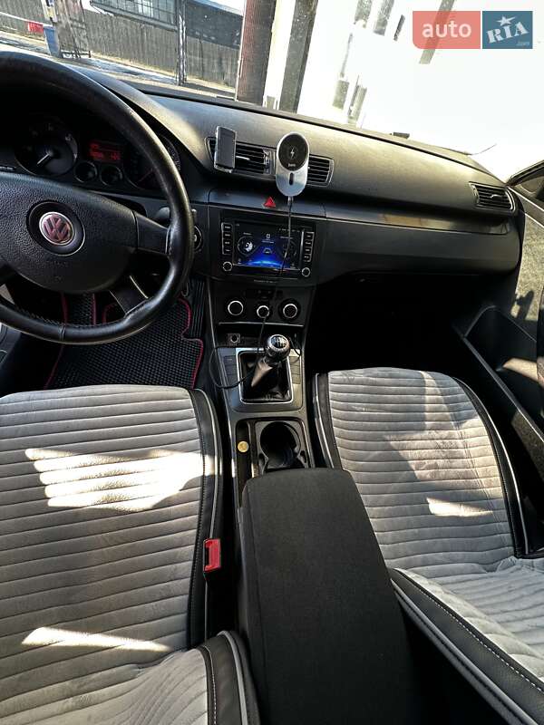 Седан Volkswagen Passat 2005 в Черновцах