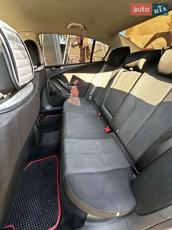 Седан Volkswagen Passat 2005 в Черновцах