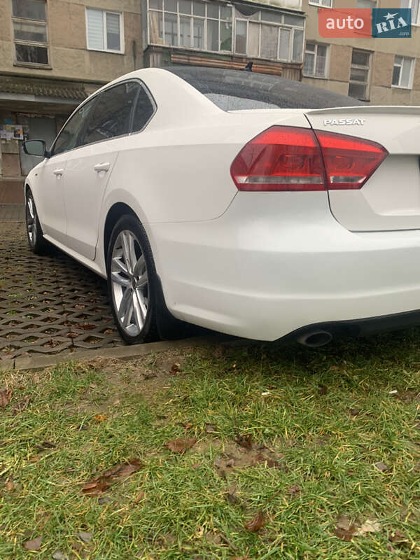 Седан Volkswagen Passat 2014 в Ивано-Франковске