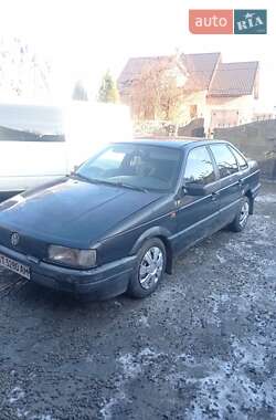 Седан Volkswagen Passat 1992 в Бурштині