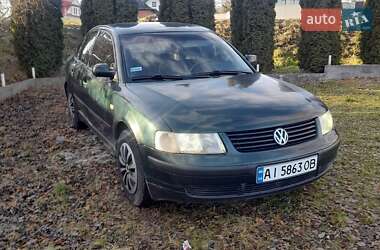 Седан Volkswagen Passat 1998 в Коломиї