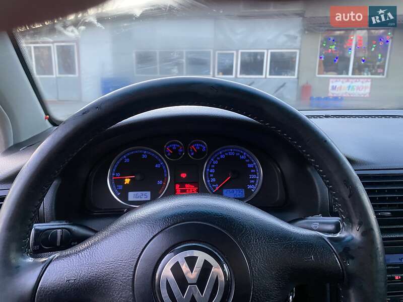 Универсал Volkswagen Passat 2003 в Черновцах