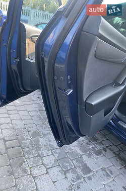 Универсал Volkswagen Passat 2011 в 