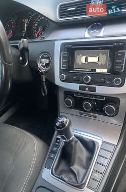 Универсал Volkswagen Passat 2011 в 
