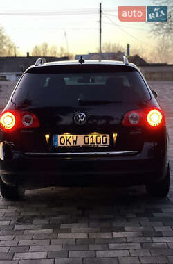 Универсал Volkswagen Passat 2010 в Староконстантинове