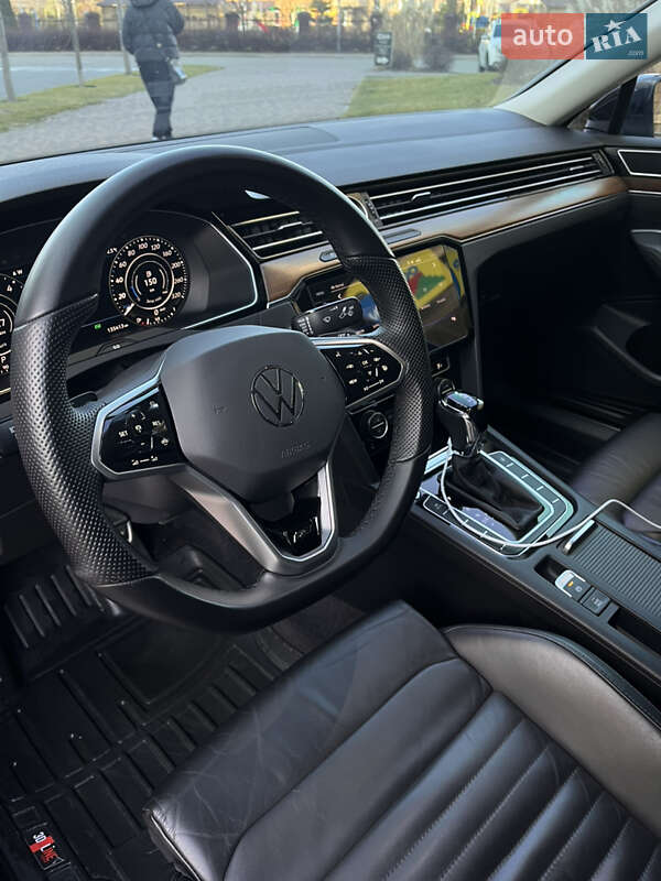 Седан Volkswagen Passat 2018 в Киеве фото 8 Седан Volkswagen Passat 2018 в Киеве