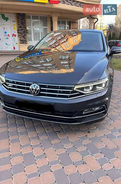 Седан Volkswagen Passat 2018 в Києві