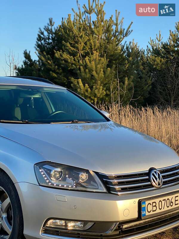 Універсал Volkswagen Passat 2013 в Радехові