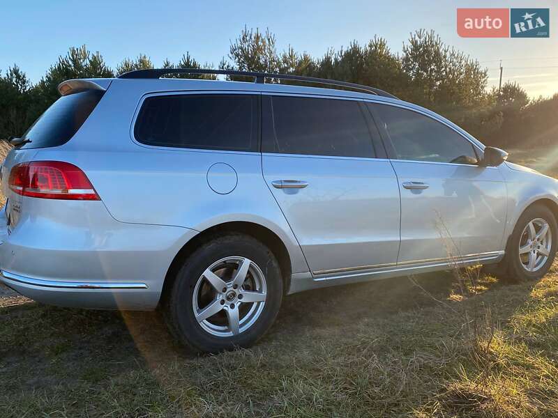 Універсал Volkswagen Passat 2013 в Радехові