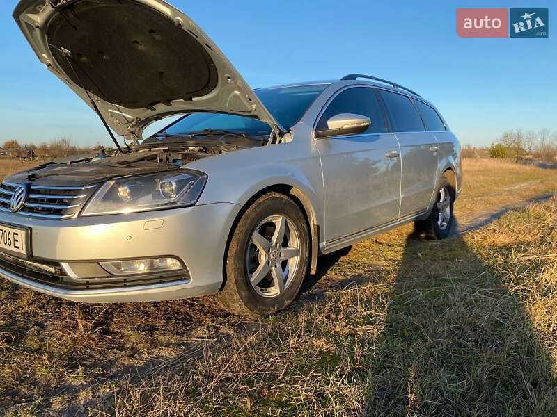 Універсал Volkswagen Passat 2013 в Радехові