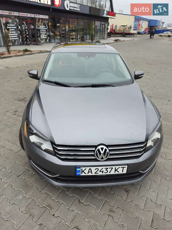 Седан Volkswagen Passat 2013 в Киеве